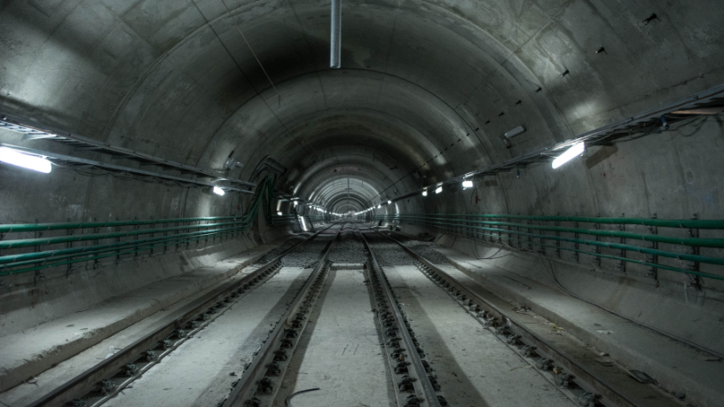 Quando os Estados Unidos concedem à Liderroll patente definitiva para tecnologia de construção de dutos em túneis, o mercado internacional reconhece a excelência técnica. Produção de Paulo Roberto Gomes Fernandes.